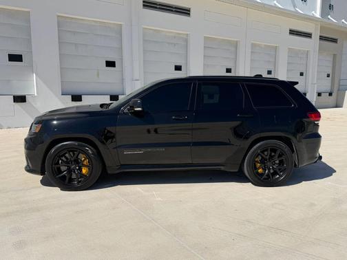 Diamond Black Crystal Pearlcoat 2018 Jeep Grand Cherokee Trackhawk