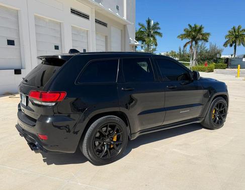 Diamond Black Crystal Pearlcoat 2018 Jeep Grand Cherokee Trackhawk