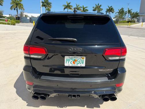 Diamond Black Crystal Pearlcoat 2018 Jeep Grand Cherokee Trackhawk