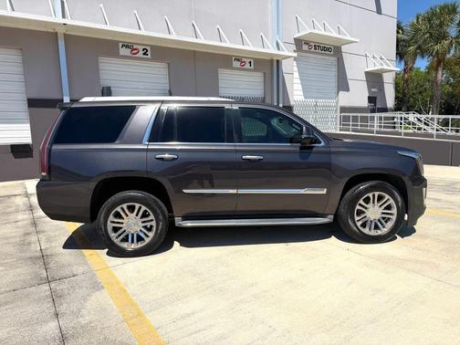 2016 Cadillac Escalade Standard