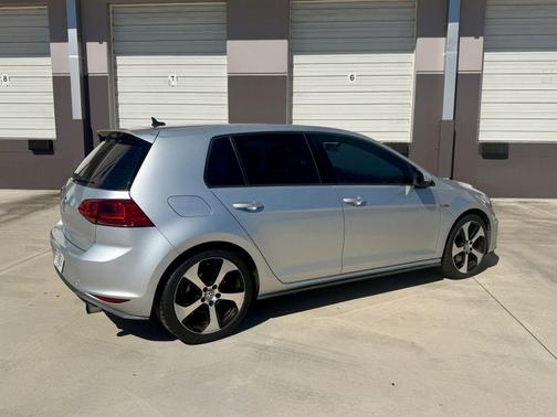 2017 Volkswagen Golf GTI 2.0T S 4-Door