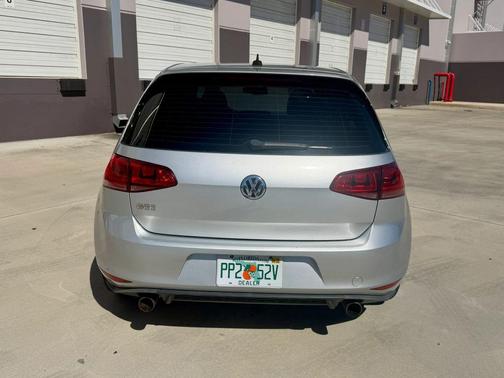 2017 Volkswagen Golf GTI 2.0T S 4-Door