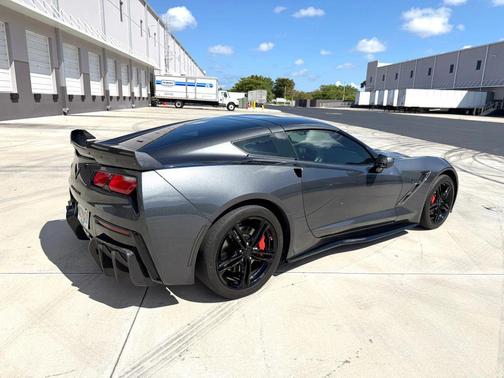 Watkins Glen Gray Metallic 2017 Chevrolet Corvette Stingray
