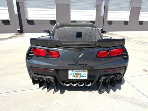 Watkins Glen Gray Metallic 2017 Chevrolet Corvette Stingray