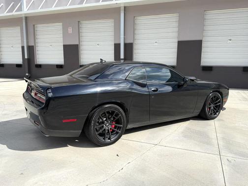 Pitch Black Clearcoat 2019 Dodge Challenger R/T Scat Pack