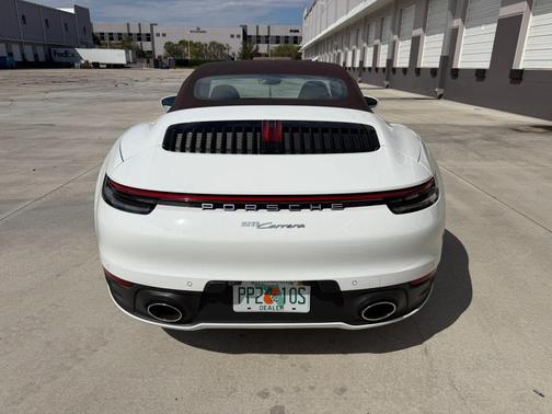 2021 Porsche 911 Carrera