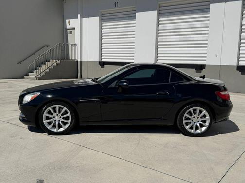 Black 2016 Mercedes-Benz SLK-Class SLK300 Roadster