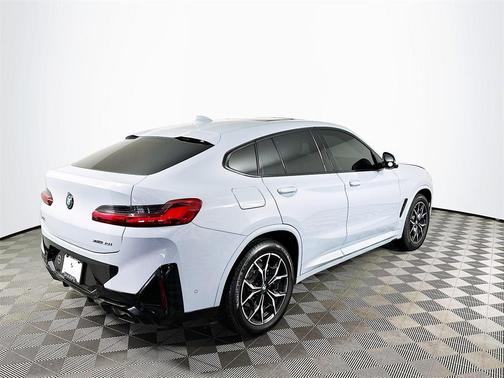 2023 BMW X4 xDrive30i