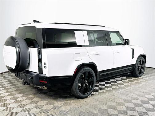 2026 Land Rover Defender X-Dynamic SE