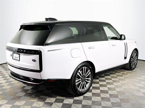 2023 Land Rover Range Rover P530 SE