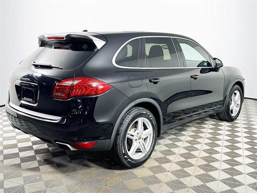 2014 Porsche Cayenne Platinum Edition