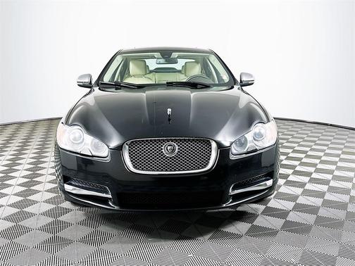 2010 Jaguar XF Luxury