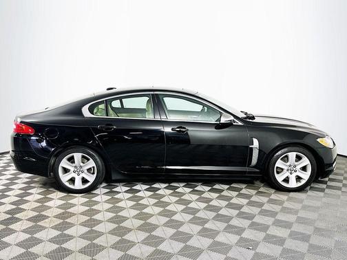 2010 Jaguar XF Luxury