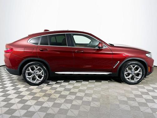 2025 BMW X4 xDrive30i