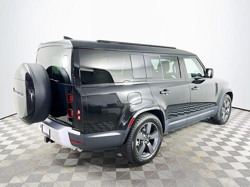 2025 Land Rover Defender 130 P300 S