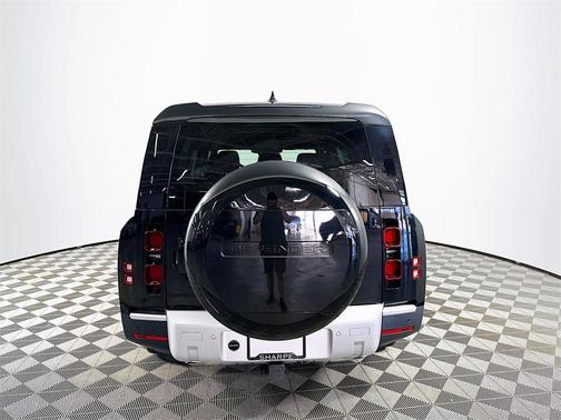 2025 Land Rover Defender 130 P300 S