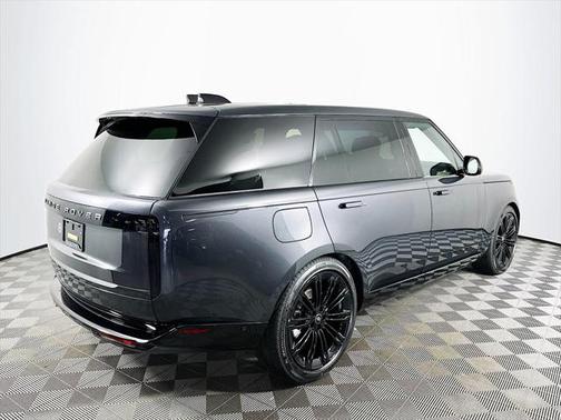2025 Land Rover Range Rover P400 SE 7 Seat
