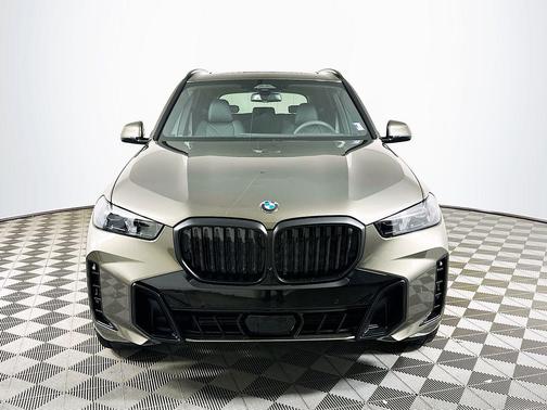 Manhattan Green Metallic 2026 BMW X5 xDrive40i