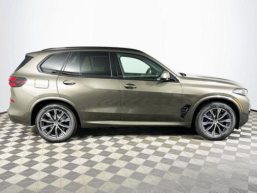 Manhattan Green Metallic 2026 BMW X5 xDrive40i