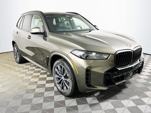 Manhattan Green Metallic 2026 BMW X5 xDrive40i