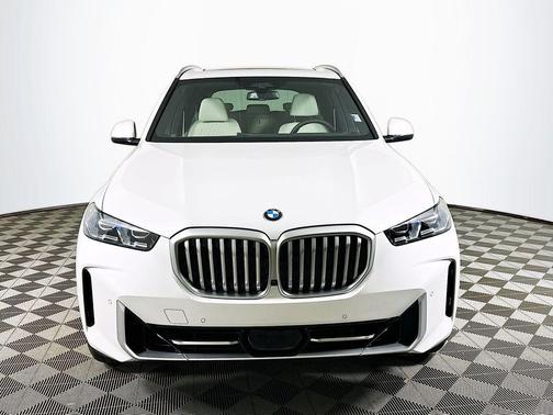 Mineral White Metallic 2026 BMW X5 xDrive40i