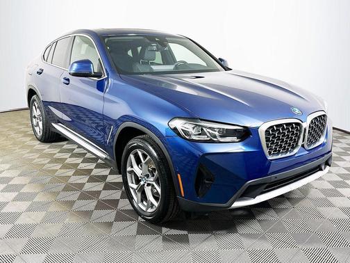 2025 BMW X4 xDrive30i