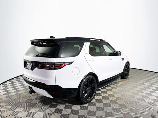 2025 Land Rover Discovery P360 Dynamic SE
