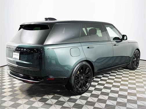 2025 Land Rover Range Rover SE