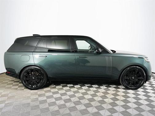 2025 Land Rover Range Rover SE