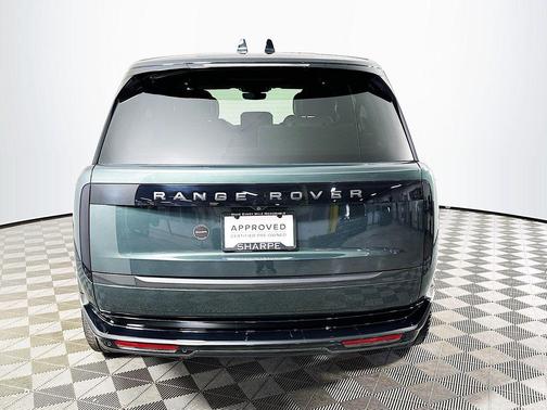 2025 Land Rover Range Rover SE