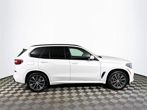 2023 BMW X5 M50i