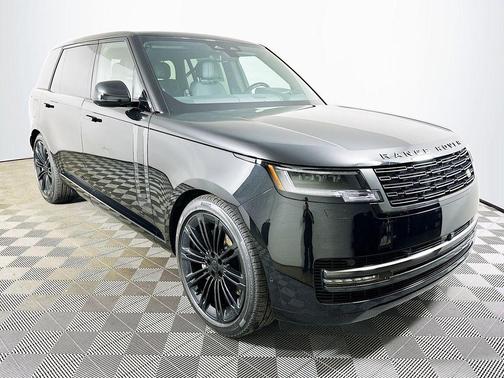Santorini Black Metallic 2026 Land Rover Range Rover P400 SE 7 Seat