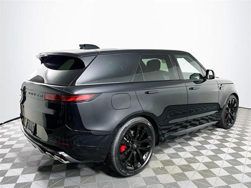 2025 Land Rover Range Rover Sport SE