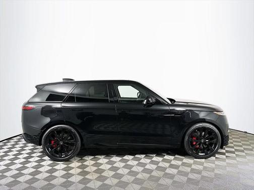 2025 Land Rover Range Rover Sport SE