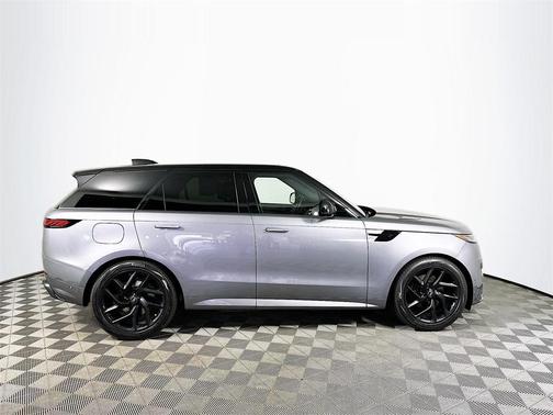 2025 Land Rover Range Rover Sport SE