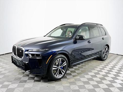 2025 BMW X7 M60i