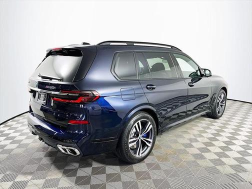 2025 BMW X7 M60i