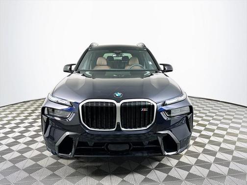 2025 BMW X7 M60i