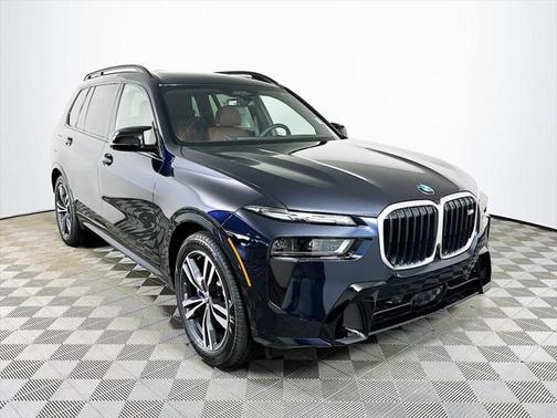 2025 BMW X7 M60i