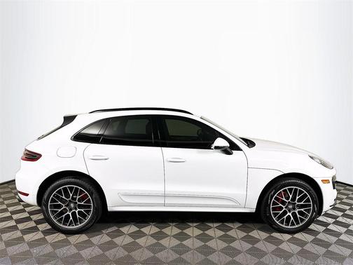 2017 Porsche Macan Turbo w/Performance Package