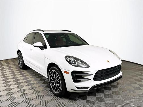 2017 Porsche Macan Turbo w/Performance Package