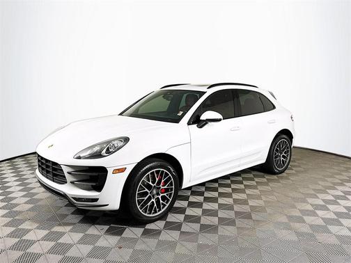 2017 Porsche Macan Turbo w/Performance Package