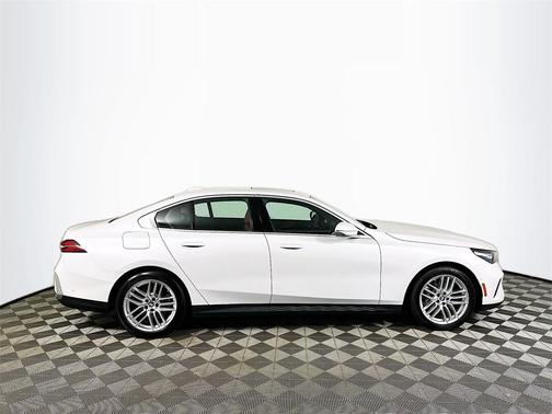 2024 BMW 530 i xDrive