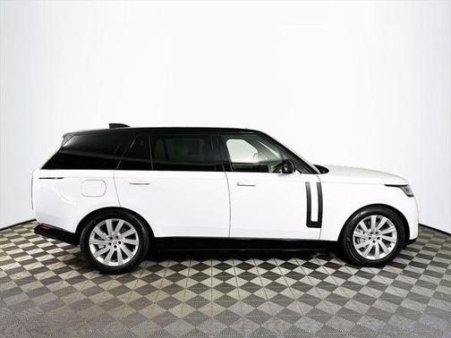 2025 Land Rover Range Rover P400 SE 7 Seat