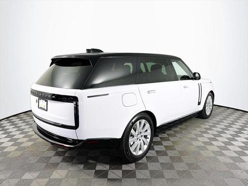 2025 Land Rover Range Rover P400 SE 7 Seat