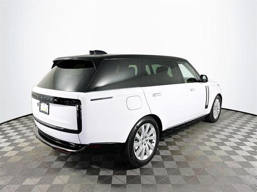 2025 Land Rover Range Rover P400 SE 7 Seat