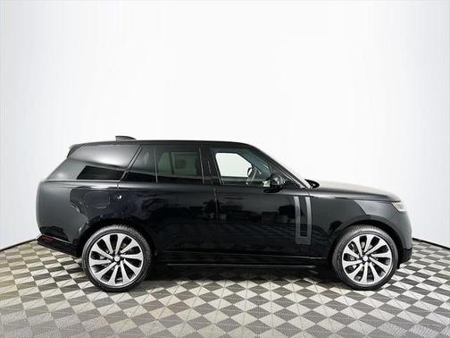 2025 Land Rover Range Rover P400 SE