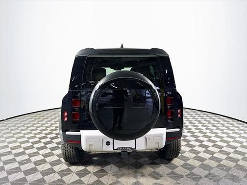 2025 Land Rover Defender 110 P300