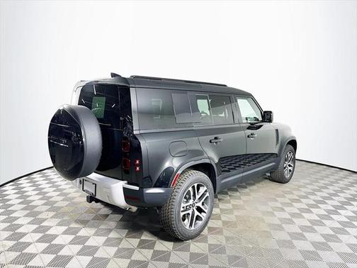 2025 Land Rover Defender 110 P300