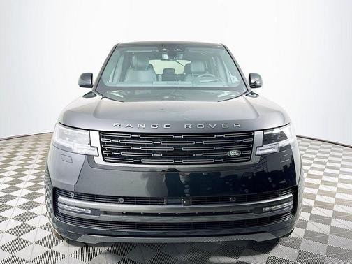 Santorini Black Metallic 2026 Land Rover Range Rover P530 SE 7 Seat